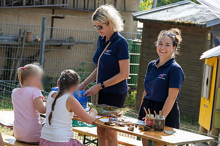 Spielende Kinder im Außengeländer des DRK Kinderland Sonnenschein Wurzen