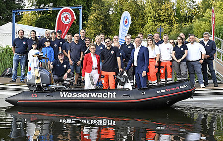 Gruppenbild der DRK Mitglieder zur Bootstaufe GRM 1